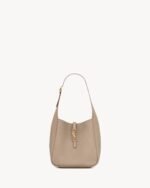 LE 5 À 7 SUPPLE SMALL IN GRAINED LEATHER